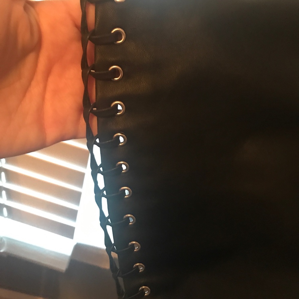 LBD in leather - Picture 2 of 2